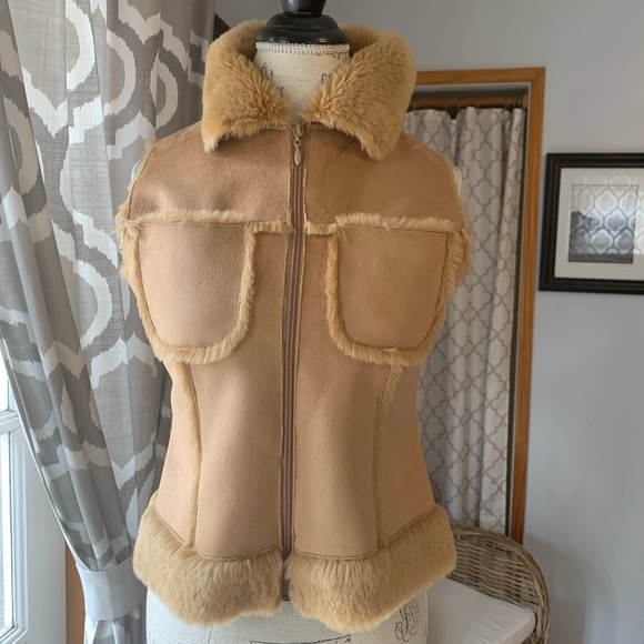 Bebe Camel Faux Shearling/Suede Vest - Picture 3 of 8
